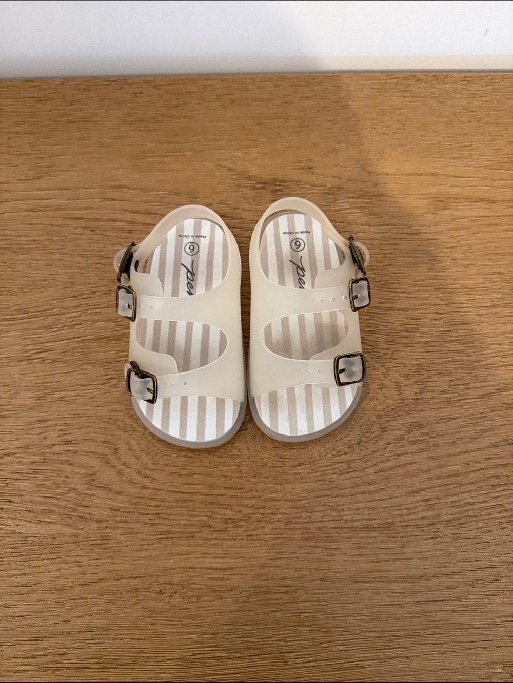 Kids Cream Double-Buckle Sandals by